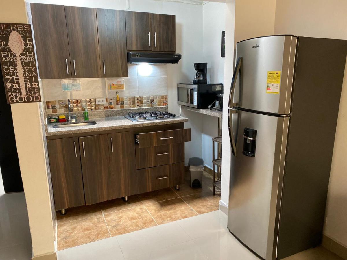 Apartamentos Excelente Ubicacion Medellin Ngoại thất bức ảnh